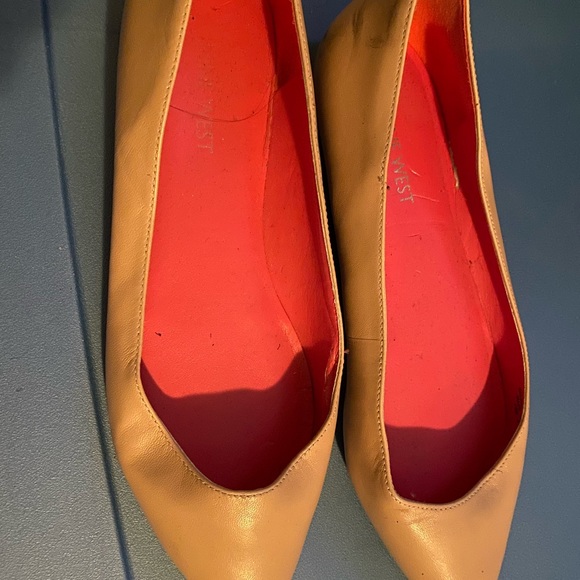 Nine West Pointy Toes flats size 8 only worn once. ***Pet/Smoke Free Home* - Picture 2 of 7